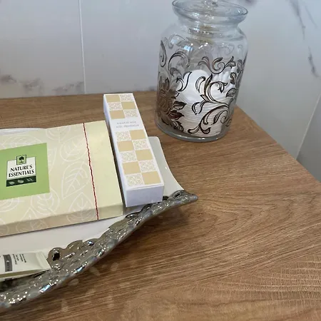 Luxury Al Four Seasons * Paola