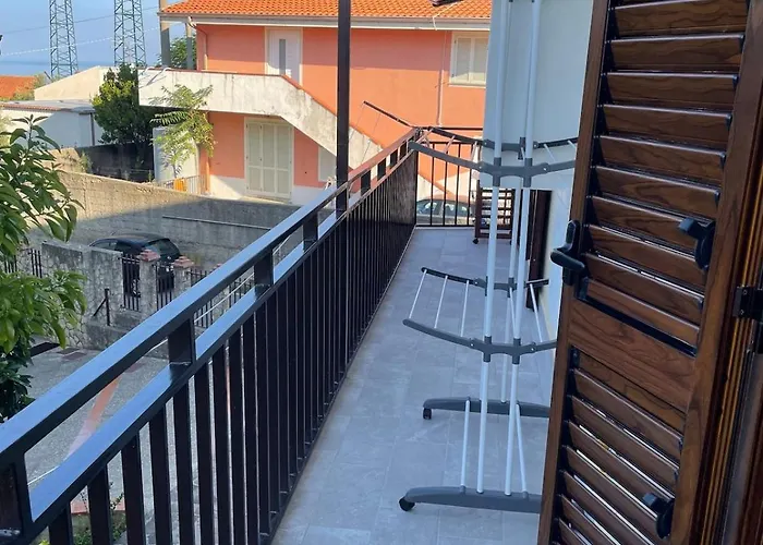 Luxury Al Four Seasons * Paola