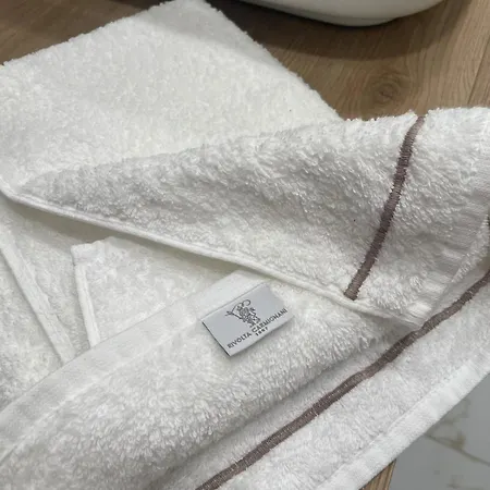 Luxury Al Four Seasons