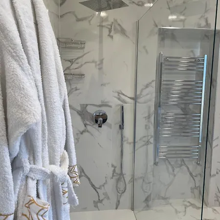 Luxury Al Four Seasons Paola