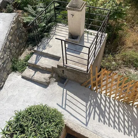 Luxury Al Four Seasons * Paola