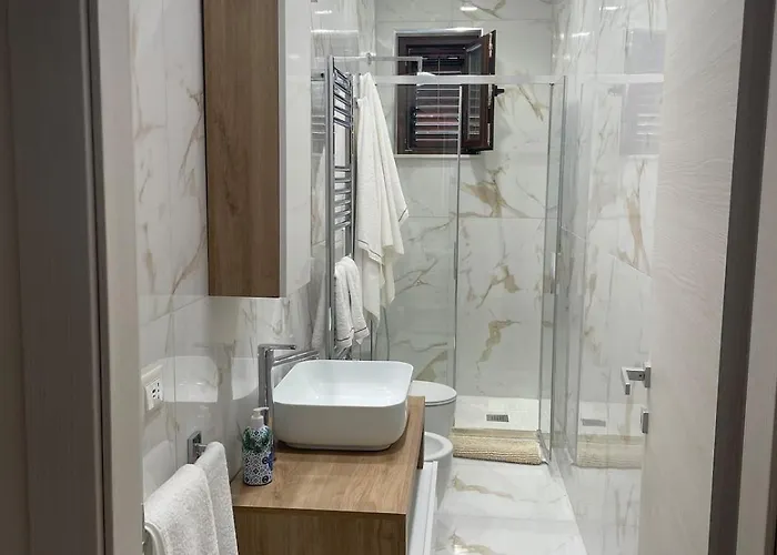 Luxury Al Four Seasons * Paola